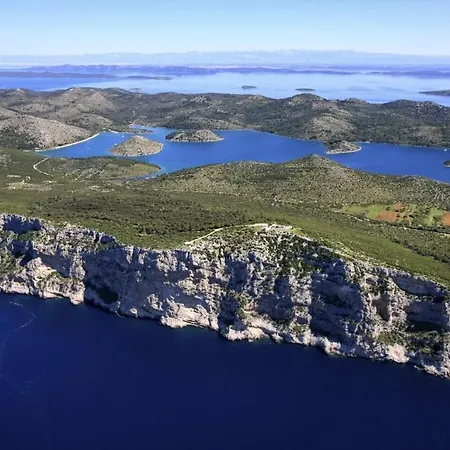 Robinson House Zut * Bizikovica